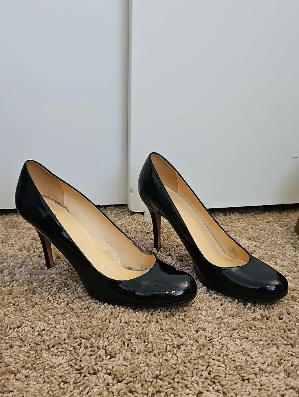 KATE SPADE patent leather round toe pumps heels Size 9.5